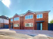 10 bedroom detached house for sale