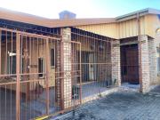 10 Bedroom House For Sale in Brandwag