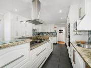10 Bedroom House For Sale in Summerstrand