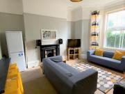 10 bedroom terraced house to rent