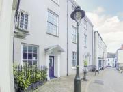 10 Bedroom Town House