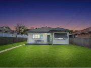 10 Bradshaw Avenue, Moorebank House for rent Listed by...