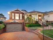 10 Halley Avenue, Camberwell