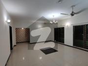 10 Marla 3 Bedroom Old Building Apartment For Rent at...