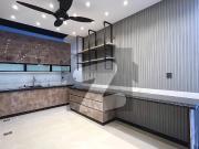 10 MARLA 6 Bedrooms With Mezzanine Luxury House For Sale