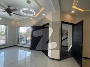 10 Marla Beautiful Brand New House Available For Sale!...