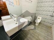 10 Marla Beautiful Designer House For Sale. Bahria Town...