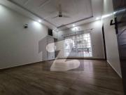 10 marla beautifull new house availble for rent