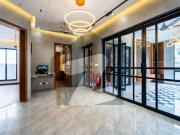 10 Marla Beautifully Designed Luxurious House For Sale...