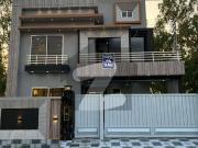 10 Marla Brand New House Available For Rent