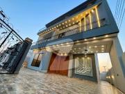 10 Marla Corner Brand New Luxury Tripple Storey Luxrious...