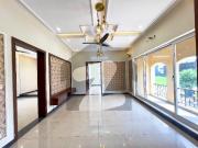 10 Marla Corner Designer House 5 Bedrooms Prime Location...