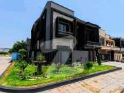 10 Marla Designer House Available For Rent