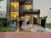 10 marla double hight lobby house for sale in johar...