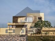 10 Marla Elegant And Fully Maintained Super Hot Located...