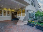 10 Marla Facing Park House Full Furnished For Sale In...
