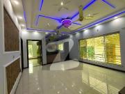 10 Marla Hot Property Elegant & Spacious Family Home...