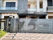 10 Marla House Available For Sale