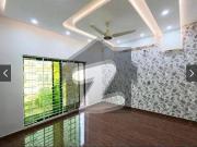 10 Marla House Central location LDA Avenue 1 Lahore For Sale