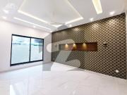10 marla house facing park near to airpot road top...