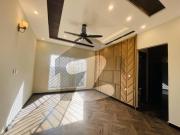 10 Marla House for rent Bahria Town Phase 8