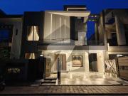 10 Marla House For Rent In Janiper Block, Bahria Town,...