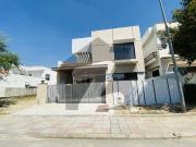 10 Marla House & Near Central Park, Market & Masjid