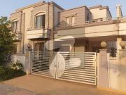 10 Marla House on Main Boulevard