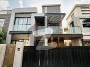 10 Marla Luxrious Brand New Double heighted Lobby House...