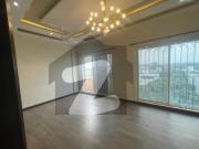 10 Marla luxury 3 Bedroom Apartment Available For Rent...