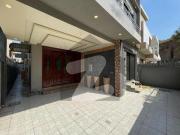 10 Marla Luxury And Designer House For Sale Bahria Town...