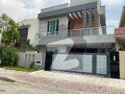10 Marla Luxury Full Furnished Brand New 5 Bed Rooms...