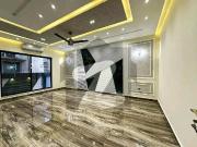 10 Marla Luxury House Available For Rent