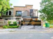10 Marla Luxury House is Available for Sale in Bahria...