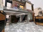 10 Marla Luxury House is Available for Sale in Bahria...