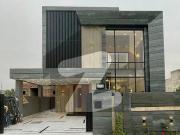 10 Marla Luxury Modern House For Sale In Banker Avenue...