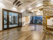10 marla modern designe top location bungalow dha lahore...