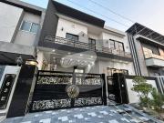 10 Marla Modern Style House for Sale in Bankers Avenue...