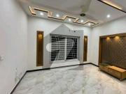 10 Marla Non Furnished Brand New House