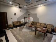 10 marla prime location walking distance from markaz...