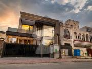 10 Marla Semi Furnished Modern Elevation House For Sale...