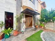 10 Marla Slightly Used Beautiful House For Sale in Lake...