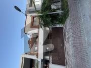 Lavish 10 Marla Designer House for Sale in Bahria Town...