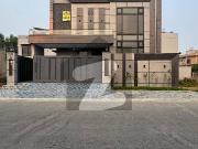 10 Marla Ultra Modern House Available For Sale Prime...