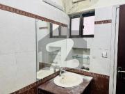 10 marla used house 5 bedroom double unit bahria town...