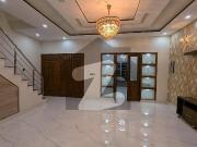 10 Marla VIP Double Storey Well Luxury Hot Location...