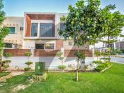 10 Marla Well Maintained Solid Villa Near Dolmen Mall...