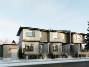 10 Mins from Downtown New 3 Bedroom Townhome!