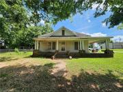 10 S Wood St, Charleston, AR 72933