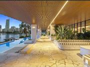 Luxurious 3 Bedroom Apartment with Panoramic Views in...